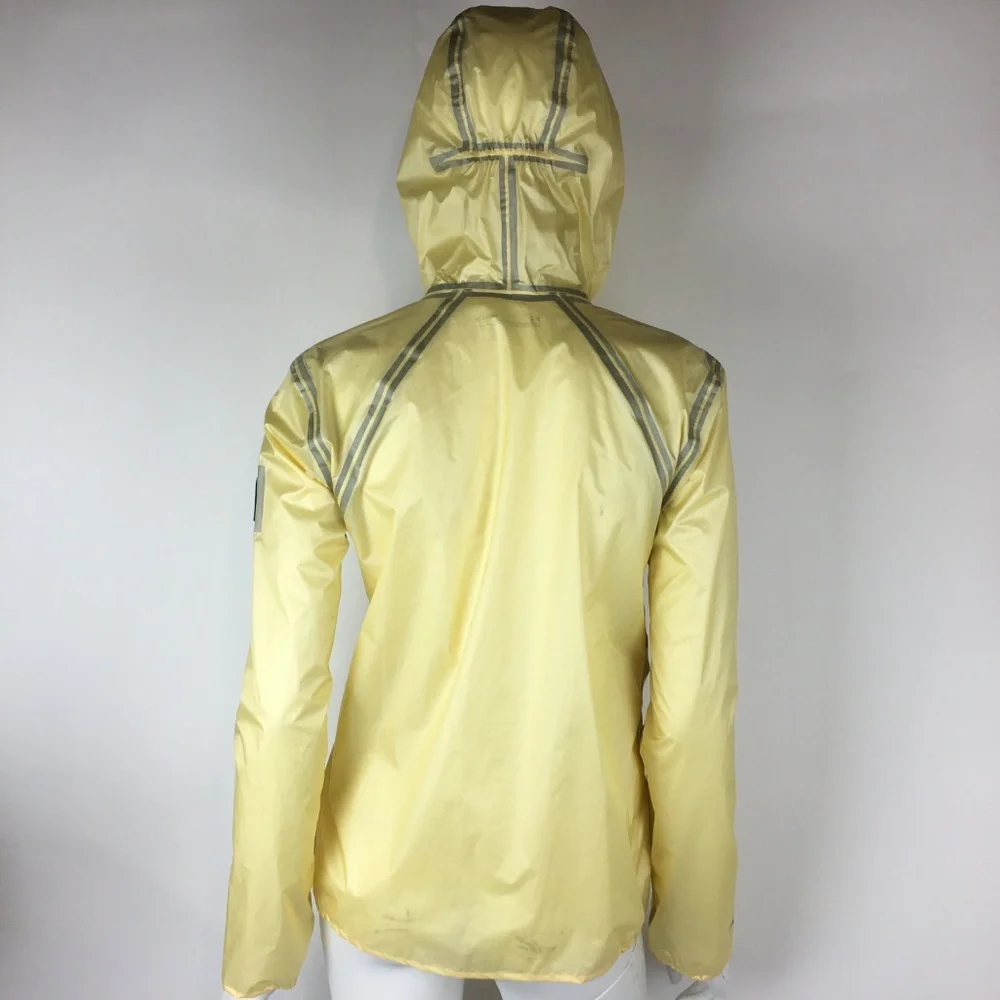 Under Armour Storm Proof Jacket Yellow Fitted Women's Small Sample‎